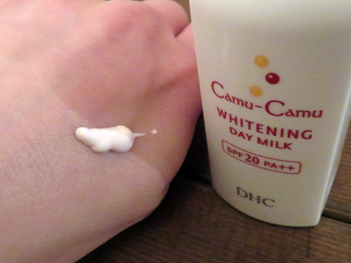 DHC薬用カムCホワイトニング デイミルク